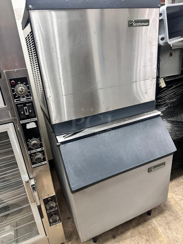 Scotsman CME506AS 30" Air Cooled Small Cube Ice Machine Storage Bin - 525 lb. Per Day 115volt Tested and Working! - Image 5 of 7
