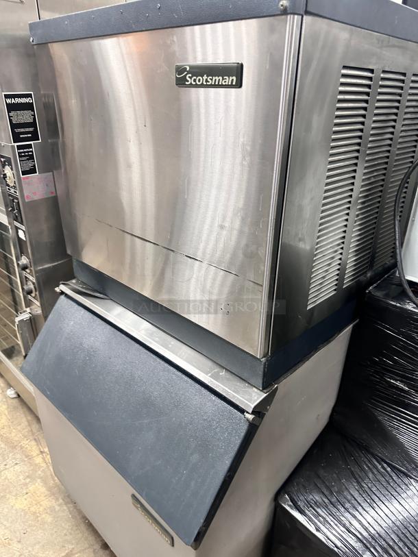 Scotsman CME506AS 30" Air Cooled Small Cube Ice Machine Storage Bin - 525 lb. Per Day 115volt Tested and Working! - Image 6 of 7