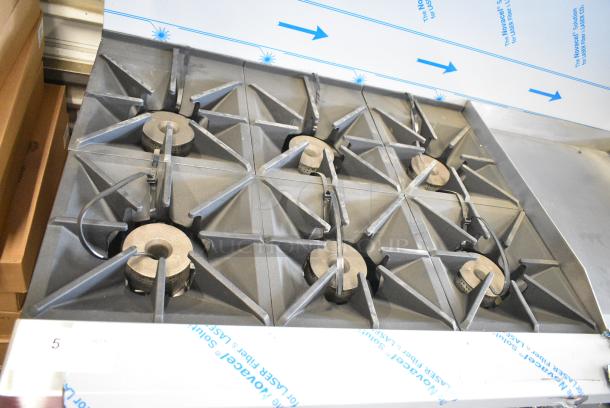 BRAND NEW! Southbend 4601DD-2GR Stainless Steel Commercial Natural Gas Powered 6 Burner Range, Flat Top Griddle, 2 Ovens, Over Shelf and Back Splash. - Image 4 of 10