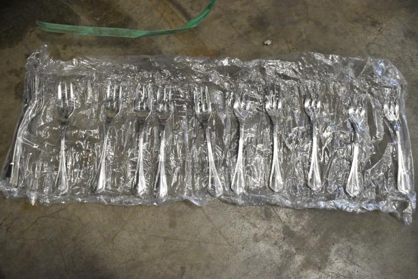 6 BRAND NEW! Boxes Including Cocktail Forks, Napkins, Knives. 6 Times Your Bid! - Image 2 of 9