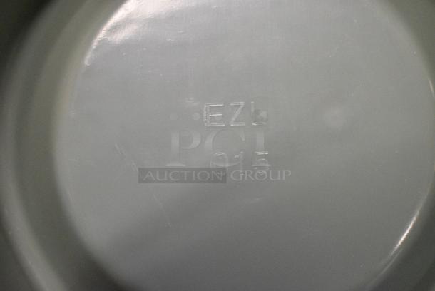 Clear and Gray Poly 5 Container Dry Food Dispenser. - Image 6 of 6