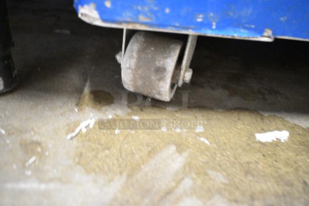 AHT RIO S 100 Metal Commercial Chest Freezer Merchandiser on Commercial Casters. 120 Volts, 1 Phase. Tested and Working! - Image 3 of 9