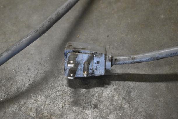 AHT RIO S 100 Metal Commercial Chest Freezer Merchandiser on Commercial Casters. 120 Volts, 1 Phase. Tested and Working! - Image 6 of 9