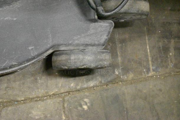 Advance 20 PLUS Floor Cleaner. 115 Volts, 1 Phase. Tested and Does Not Power On - Image 4 of 6