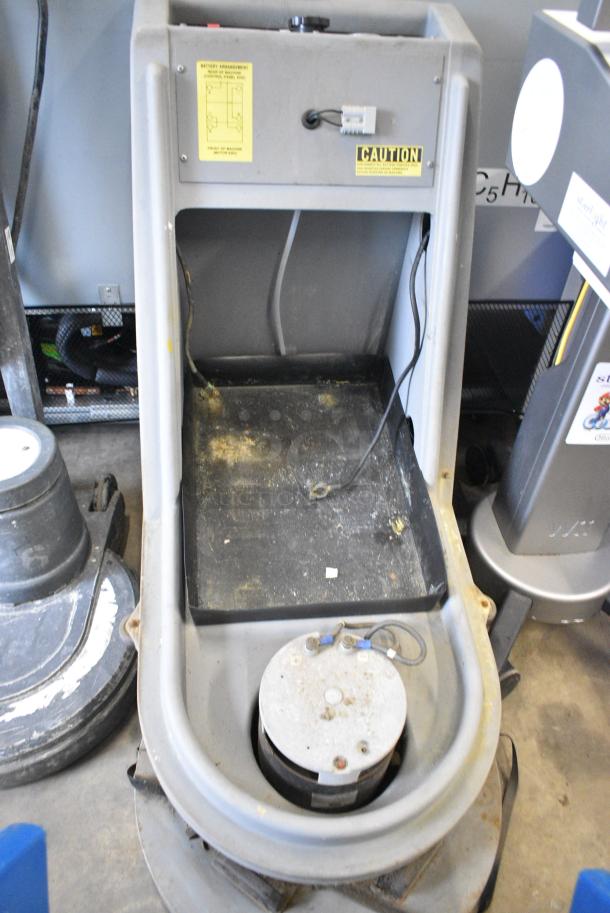 Tornado Glazer 2500B Floor Cleaner. Cannot Test - Does Not Have Battery - Image 5 of 6