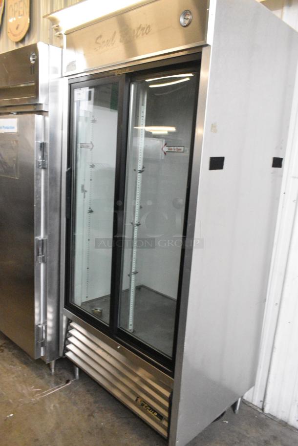 True TSD-33G Stainless Steel Commercial 2 Door Reach In Cooler Merchandiser. 115 Volts, 1 Phase. Tested and Working! - Image 1 of 5