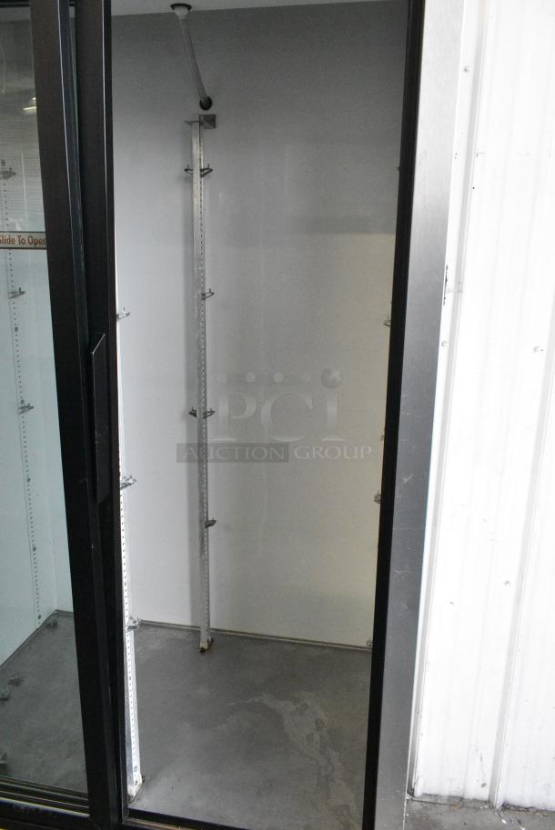 True TSD-33G Stainless Steel Commercial 2 Door Reach In Cooler Merchandiser. 115 Volts, 1 Phase. Tested and Working! - Image 4 of 5