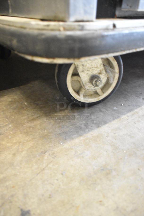 FWE UHS-4 Metal Commercial Heated Holding Cabinet on Commercial Casters. 120 Volts, 1 Phase. Tested and Working! - Image 4 of 8