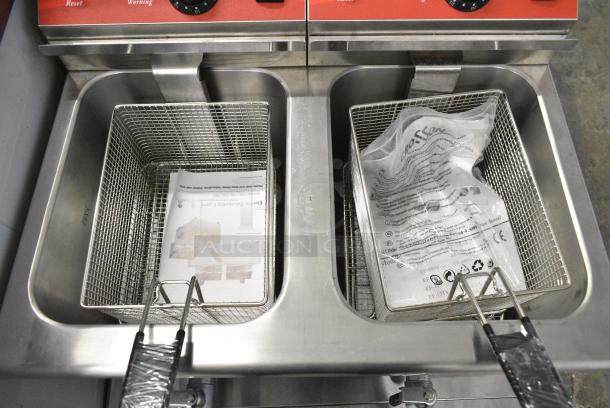 BRAND NEW SCRATCH AND DENT! 2023 Avantco 177F202 Stainless Steel Commercial Countertop Electric Powered 2 Bay Fryer w/ 2 Metal Fry Baskets and 2 Metal Lids. 208/240 Volts, 1 Phase. - Image 5 of 7