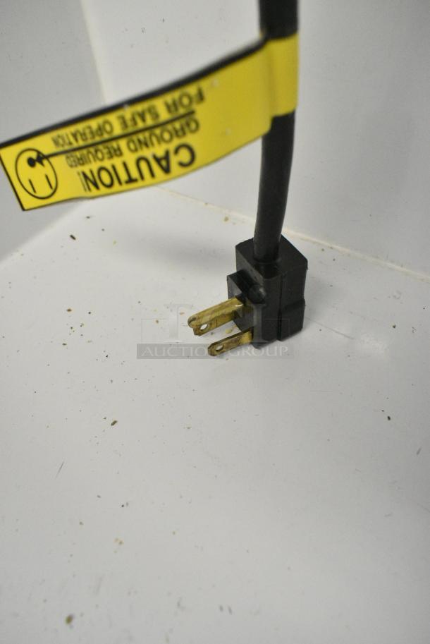 Master-Bilt DD-26CG Metal Commercial Ice Cream Dipping Cabinet. 208-230 Volts, 1 Phase. - Image 5 of 6