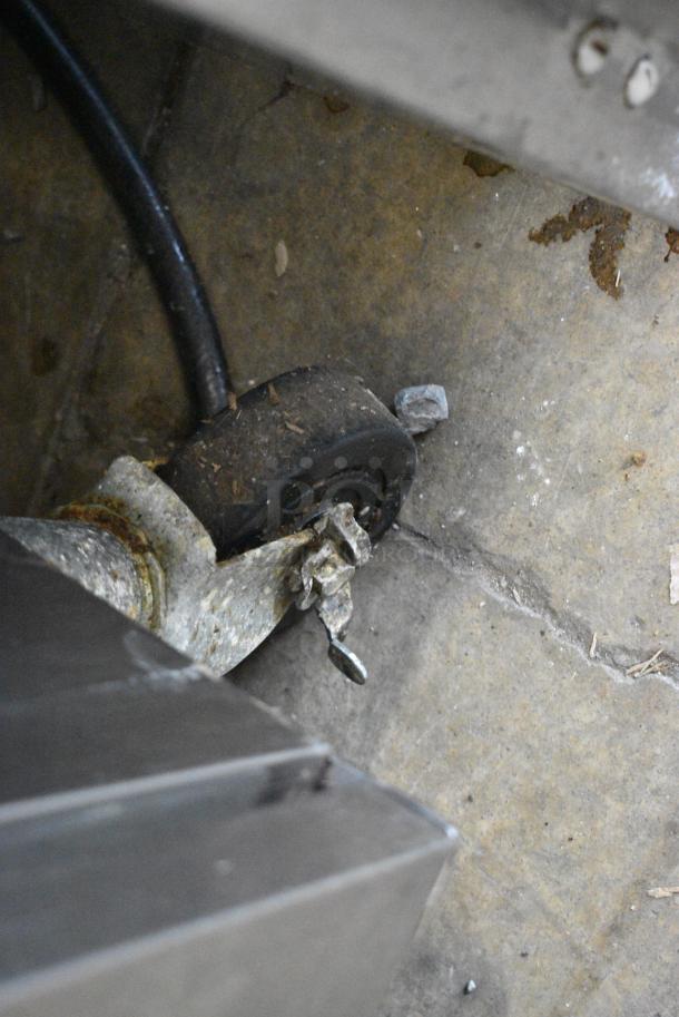 Taylor 60-27 Stainless Steel Commercial Floor Style Water Cooled Single Flavor Soft Serve Ice Cream Machine. 208-230 Volts, 1 Phase. - Image 3 of 7