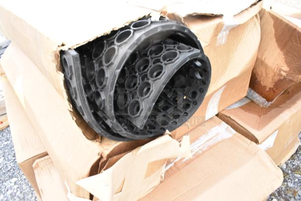 8 BRAND NEW! Boxes Including 247FB18269W Vigor 26" x 18" x 9" White Polyethylene Food Storage Box, Black Anti Fatigue Mat. 8 Times Your Bid! - Image 4 of 5