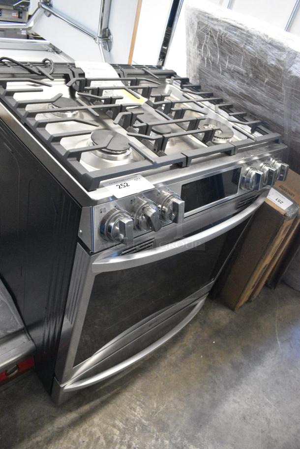 BRAND NEW SCRATCH AND DENT! LG LSGL6337F Stainless Steel 4 Burner Range w/ Convection Oven. - Image 2 of 8