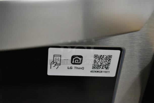 BRAND NEW SCRATCH AND DENT! LG LSGL6337F Stainless Steel 4 Burner Range w/ Convection Oven. - Image 7 of 8