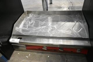 BRAND NEW SCRATCH AND DENT! Avantco 177EG30N Stainless Steel Commercial Countertop Electric Powered Flat Top Griddle. 208/240 Volts, 1 Phase.