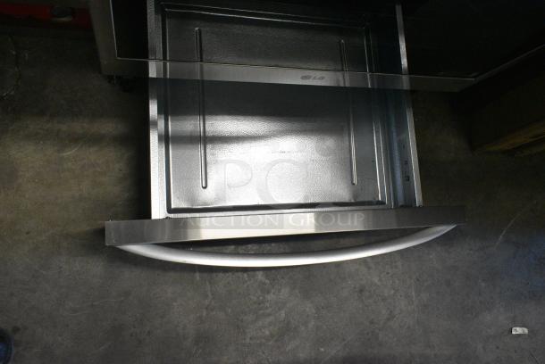 BRAND NEW SCRATCH AND DENT! LG LSGL6337F Stainless Steel 4 Burner Range w/ Convection Oven. - Image 8 of 8