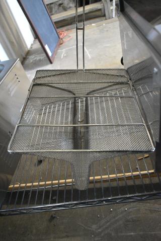 BRAND NEW SCRATCH AND DENT! Metal Fryer Basket