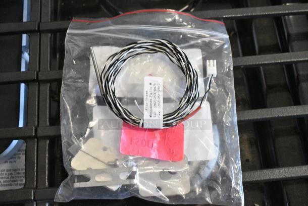 3 BRAND NEW SCRATCH AND DENT! Items Including HP5022355 Alto-Shaam 5022355 Sensor Replacement Kit, HP265073 Henny Penny 65073 Contactor - Square D-24v, HP6004108410 Vulcan 00-410841-00022 Valve,Combination - Nat. 3 Times Your Bid! - Image 2 of 12