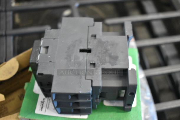 3 BRAND NEW SCRATCH AND DENT! Items Including HP5022355 Alto-Shaam 5022355 Sensor Replacement Kit, HP265073 Henny Penny 65073 Contactor - Square D-24v, HP6004108410 Vulcan 00-410841-00022 Valve,Combination - Nat. 3 Times Your Bid! - Image 4 of 12