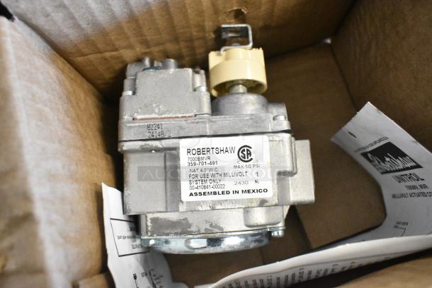 3 BRAND NEW SCRATCH AND DENT! Items Including HP5022355 Alto-Shaam 5022355 Sensor Replacement Kit, HP265073 Henny Penny 65073 Contactor - Square D-24v, HP6004108410 Vulcan 00-410841-00022 Valve,Combination - Nat. 3 Times Your Bid! - Image 8 of 12