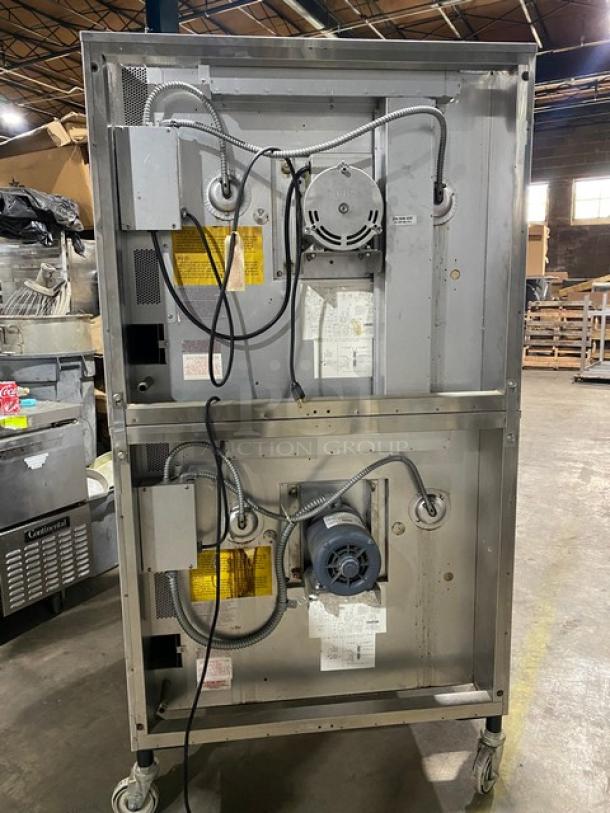 Blodgett Commercial Stainless Steel Natural Gas Powered Double Stacked Dual Flow Convection Oven! With Wired Oven Racks! Model: DFG-100/200 SN: 032901RA004T & 032901RA005B! On Casters! 2X Your Bid Makes One Unit! - Image 3 of 14