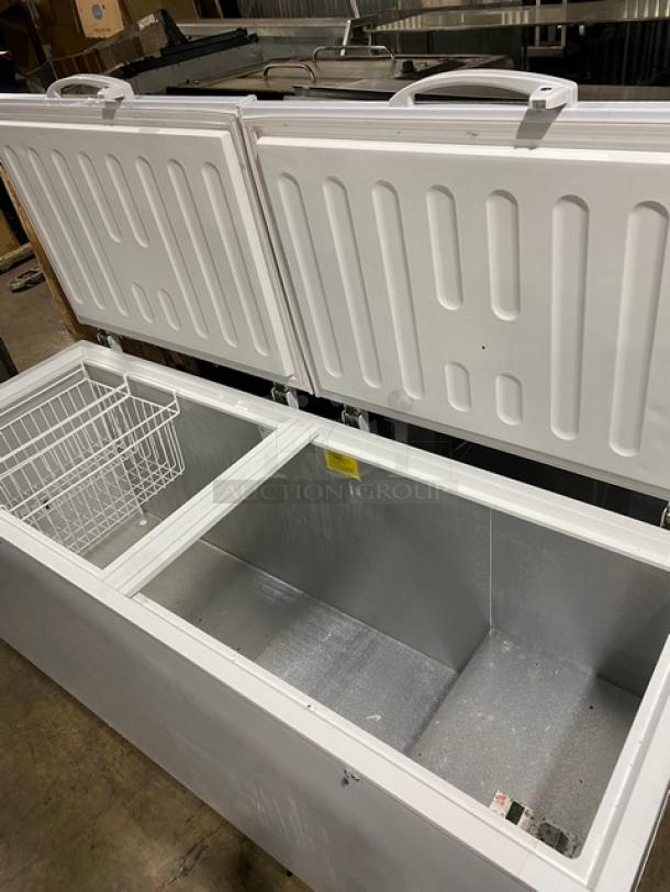 Maxx Cold Select Series Commercial Split Top Chest Freezer! With Poly Coated Wire Baskets! Model: MXSH23.6SHC! 115V! On Casters! - Image 5 of 10