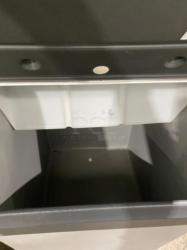 Scotsman CM3 Series Commercial Stainless Steel Ice Making Machine Head! Model: CME506AS-1F SN: 698405-03S! 115V 1 Phase! With Scotsman Commercial Ice Bin Underneath! Model: HTB555 SN: 703213-03S! On Legs! - Image 5 of 11