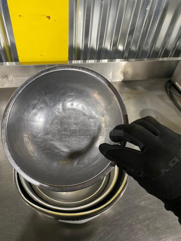 Mixed Commercial Stainless Steel Multi-Size Round Mixing Bowls! With Vollrath Commercial Stainless Steel Water Pan! 5X Your Bid! - Image 4 of 11