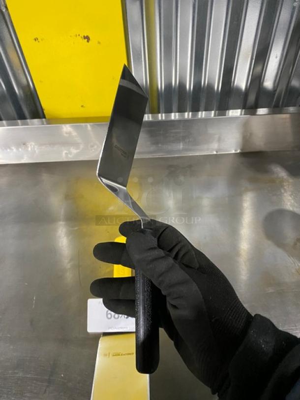 Dexter Commercial Stainless Steel Sani-Safe Hamburger/Steak Turners! With Polypropylene Grip Handle! 2X Your Bid! - Image 5 of 8