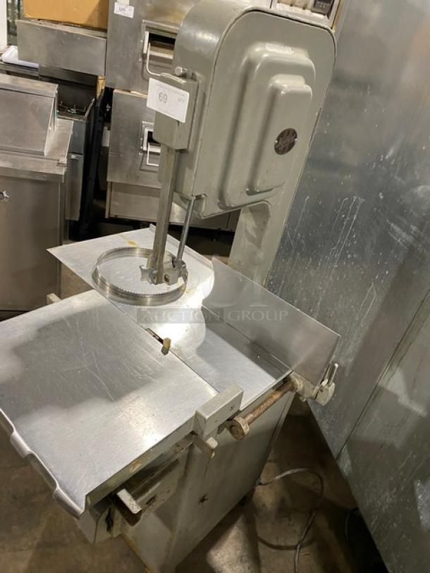 Hobart Commercial Floor Model Vertical Meat Saw! With Stainless Steel Worktop & Band Saw Blades! Model: 5313G SN: 1082037! 230V 1 Phase! On Legs! - Image 4 of 13