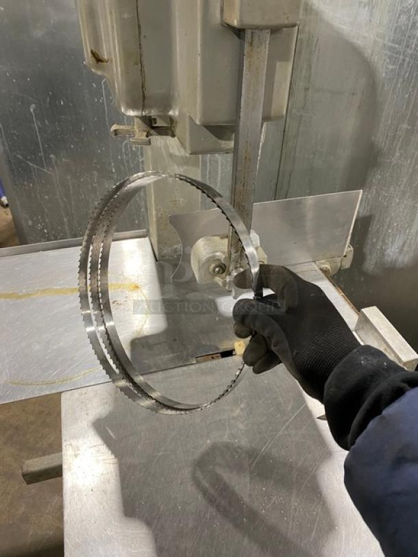 Hobart Commercial Floor Model Vertical Meat Saw! With Stainless Steel Worktop & Band Saw Blades! Model: 5313G SN: 1082037! 230V 1 Phase! On Legs! - Image 9 of 13