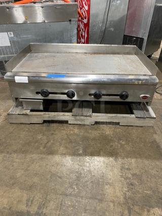 Wells Commercial Stainless Steel Natural Gas Powered Countertop Flat Griddle! With Back & Side Splash! With Thermostatic Controls! On Legs!