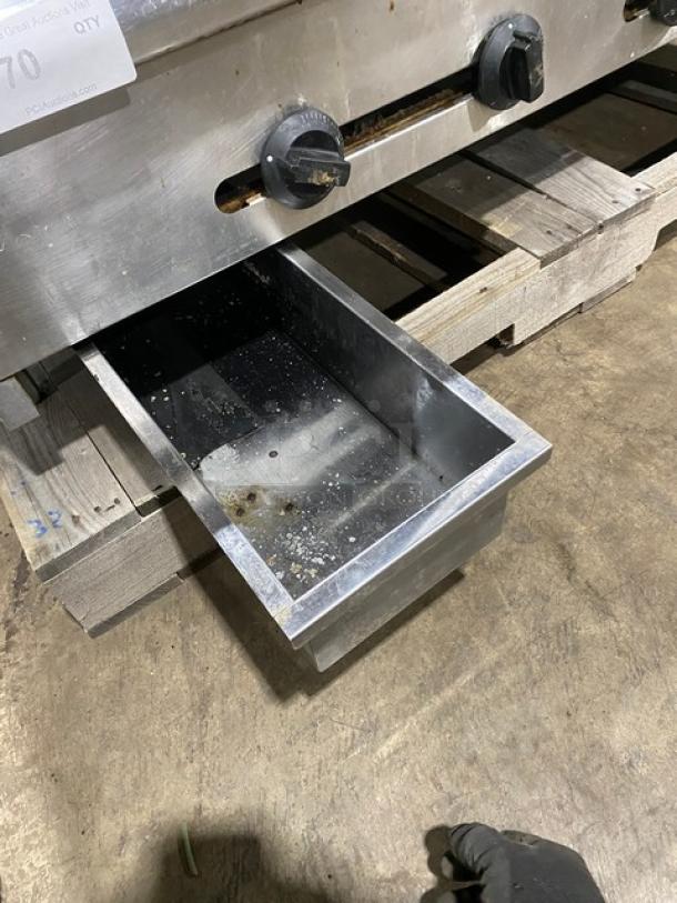 Wells Commercial Stainless Steel Natural Gas Powered Countertop Flat Griddle! With Back & Side Splash! With Thermostatic Controls! On Legs! - Image 7 of 11