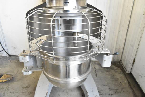 Hobart Legacy HL800 Metal Commercial Floor Style 80 Quart Planetary Dough Mixer w/ Stainless Steel Mixing Bowl, Bowl Guard. 200-240 Volts, 3 Phase. - Image 6 of 8