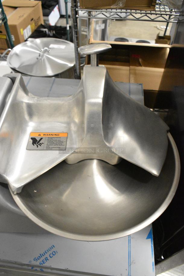 BRAND NEW SCRATCH AND DENT! Hobart 84145 Metal Commercial Countertop #12 Buffalo Chopper w/ S Blade and Power Hub. 115 Volts, 1 Phase. Tested and Working! - Image 6 of 7