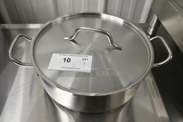 BRAND NEW SCRATCH AND DENT! Vigor 473SSBRZR10 SS1 Series 10 Qt. Stainless Steel Brazier with Aluminum-Clad Bottom and Cover - Image 1 of 5