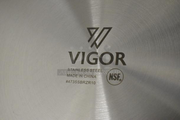 BRAND NEW SCRATCH AND DENT! Vigor 473SSBRZR10 SS1 Series 10 Qt. Stainless Steel Brazier with Aluminum-Clad Bottom and Cover - Image 5 of 5