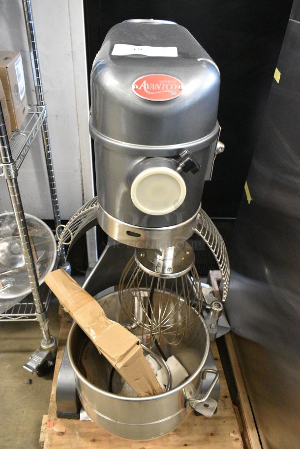 BRAND NEW SCRATCH AND DENT! Avantco 177MX30H Metal Commercial 30 Qt. Planetary Floor Mixer w/ Stainless Steel Mixing Bowl, Bowl Guard, Whisk, Paddle and Dough Hook Attachments. 120 Volts, 1 Phase. Tested and Does Not Power On - Image 1 of 11
