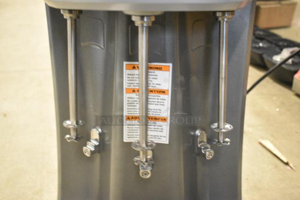 BRAND NEW SCRATCH AND DENT! Hamilton Beach HMD400R Triple Spindle Drink Mixer. 120 Volts, 1 Phase. Tested and Working! - Image 4 of 6