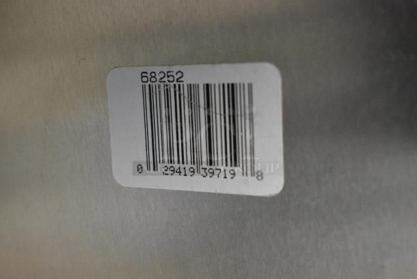 BRAND NEW SCRATCH AND DENT! Vollrath 68252 Wear-Ever 17.875 Qt. Aluminum Baking and Roasting Pan with Handles - 24" x 14" x 3 1/2" - Image 6 of 6