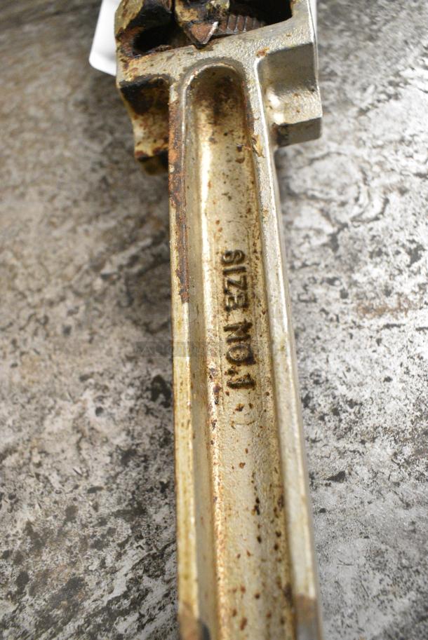 Edlund Size 1 Metal Commercial Can Opener - Image 4 of 7