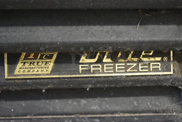 True GDM-49F-HC Metal Commercial 2 Door Reach In Freezer Merchandiser w/ Poly Coated Racks. 115/208-230 Volts, 1 Phase. Tested and Working! - Image 2 of 5