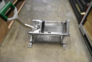 BRAND NEW SCRATCH AND DENT! Garde Metal Commercial Countertop Vegetable / French Fry Cutter