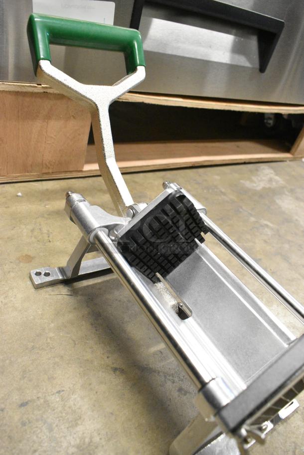 BRAND NEW SCRATCH AND DENT! Garde Metal Commercial Countertop Vegetable / French Fry Cutter - Image 5 of 8
