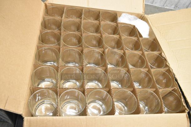 BRAND NEW SCRATCH AND DENT! Box of 33 Arcoroc 53232 Aristocrat 14 oz. Customizable Rocks / Double Old Fashioned Glass by Arc Cardinal - Image 3 of 4