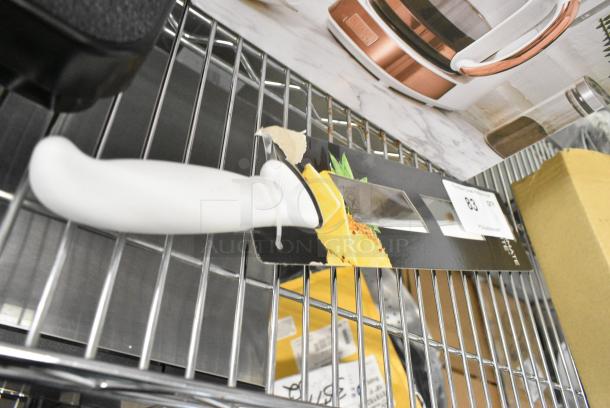 BRAND NEW SCRATCH AND DENT! 470M18120 Mercer Culinary M18120 Ultimate White® 10" Chef Knife - Image 2 of 3