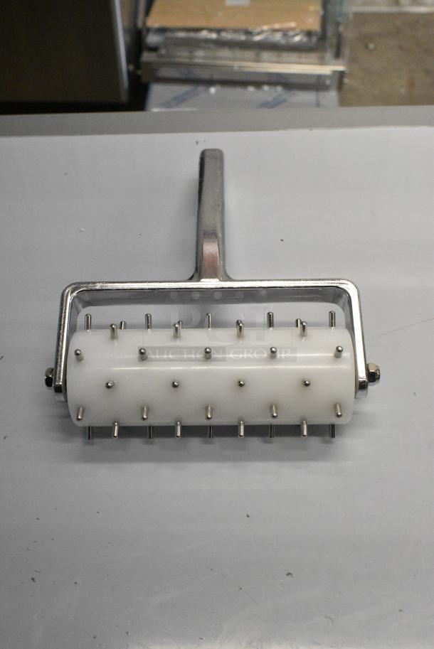 BRAND NEW SCRATCH AND DENT! 407DDSP6CA Choice 5 3/4" Wide Dough Docker with Cast Aluminum Handle - 3/8" Stainless Steel Pins - Image 5 of 6