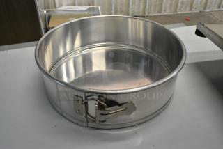 9 BRAND NEW SCRATCH AND DENT! Choice 407SFPANA10 10" x 3" Natural Finish Aluminum Springform Cake Pan. 9 Times Your Bid!