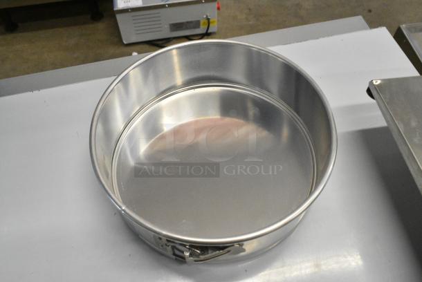 9 BRAND NEW SCRATCH AND DENT! Choice 407SFPANA10 10" x 3" Natural Finish Aluminum Springform Cake Pan. 9 Times Your Bid! - Image 4 of 5
