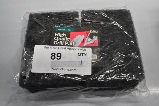BRAND NEW SCRATCH AND DENT! 483HIQGRILLPAD Choice 6" x 4" x 1/2" High Quality Grill Pad - 10/Pack - Image 1 of 4